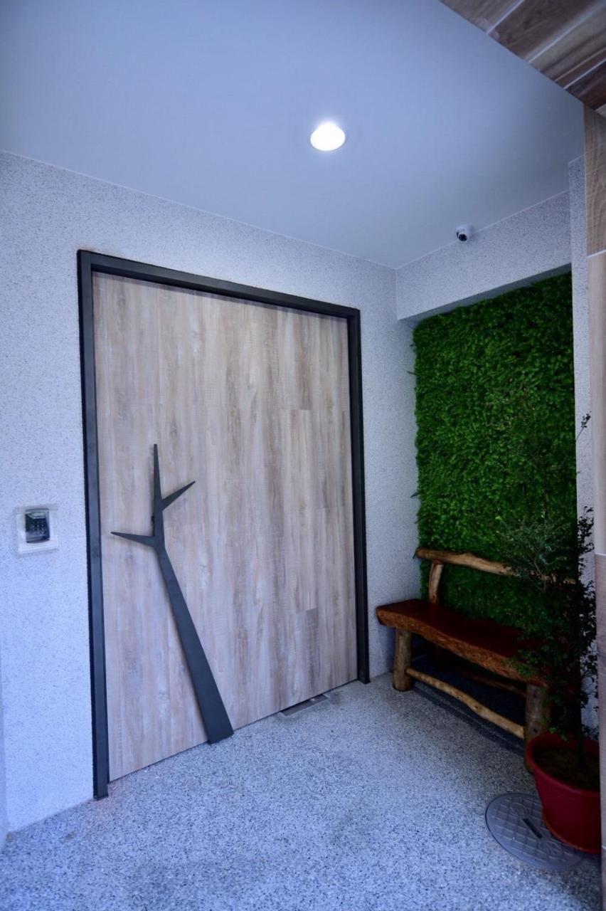 Sakagami Hotel Tainan Extérieur photo
